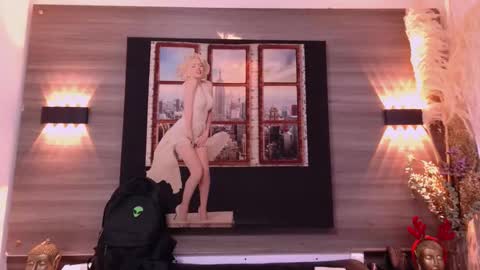 Snapshot of eva_monwalker chatting on 11-15-25, 06:37 Eva cute online show from 11-15-25, 06:37