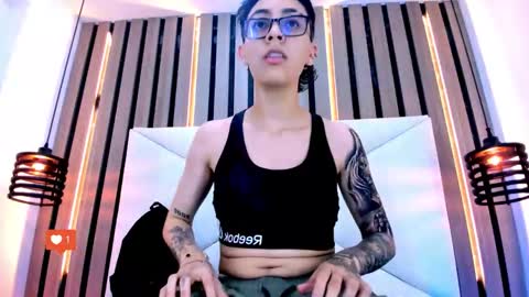 Snapshot of eva_monwalker chatting on 11-24-25, 07:35 Eva cute online show from 11-24-25, 07:35