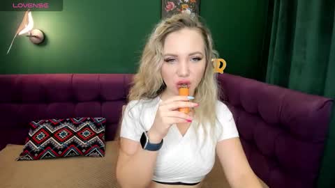 Eva 3 online show from 09-30-25, 01:54