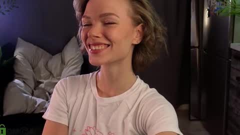 Snapshot of eva_natsumi chatting on 10-26-25, 05:41 Eva online show from 10-26-25, 05:41