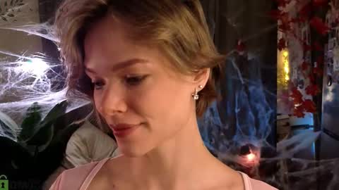 Snapshot of eva_natsumi chatting on 10-29-25, 04:53 Eva online show from 10-29-25, 04:53