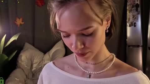 Snapshot of eva_natsumi chatting on 11-08-25, 05:01 Eva online show from 11-08-25, 05:01