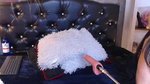 Eva Notty  online show from 12-29-24, 03:46