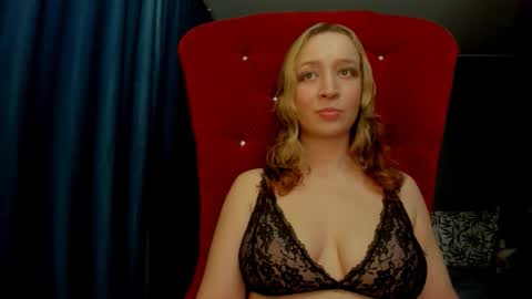 Snapshot of eva_rikchter chatting on 10-14-25, 09:04 Ice Goddess online show from 10-14-25, 09:04