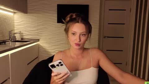 Eva online show from 12-22-25, 11:02