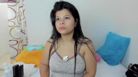 Estefania online show from 01-01-25, 01:59