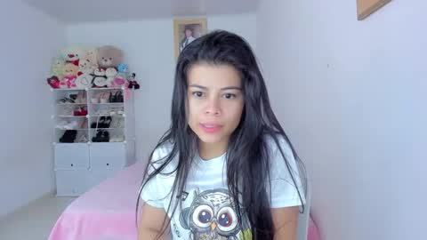 Estefania online show from 11-30-25, 03:05