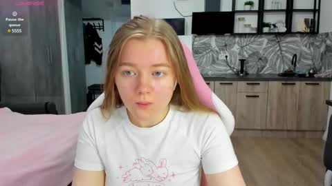 Snapshot of eva_tomiok chatting on 12-22-24, 05:23 Eva online show from 12-22-24, 05:23