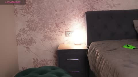 Hello Im Eva online show from 04-29-26, 08:59