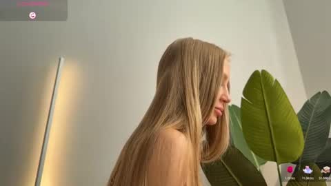 Snapshot of eva_vex chatting on 07-29-26, 03:59 Hello Im Eva online show from 07-29-26, 03:59