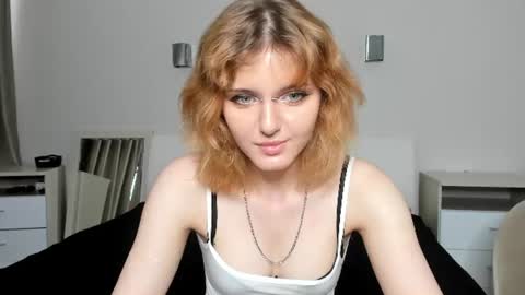 Snapshot of eva_vv chatting on 06-14-26, 06:04 Eva online show from 06-14-26, 06:04