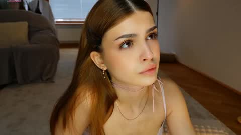 Hello my name is Eva its my first day here online show from 04-26-26, 07:39