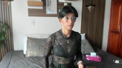 Snapshot of evaa_campbell chatting on 04-15-26, 07:58 Eva online show from 04-15-26, 07:58