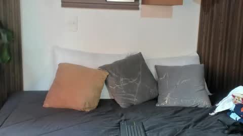 Snapshot of evaa_campbell chatting on 05-11-26, 01:28 Eva online show from 05-11-26, 01:28