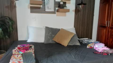 Snapshot of evaa_campbell chatting on 05-11-26, 04:04 Eva online show from 05-11-26, 04:04