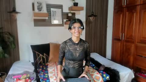 Snapshot of evaa_campbell chatting on 06-06-26, 02:11 Eva online show from 06-06-26, 02:11