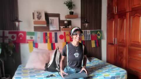 Snapshot of evaa_campbell chatting on 06-17-26, 12:07 Eva online show from 06-17-26, 12:07