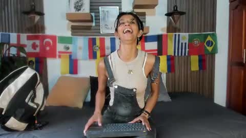 Snapshot of evaa_campbell chatting on 06-18-26, 12:09 Eva online show from 06-18-26, 12:09