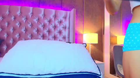 EVA CLOEE online show from 02-06-25, 01:49