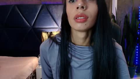 EVA CLOEE online show from 10-19-25, 04:02