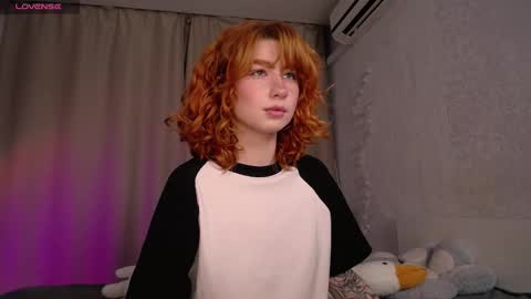 Snapshot of evaa_moonn_ chatting on 10-13-25, 05:29 Eva online show from 10-13-25, 05:29