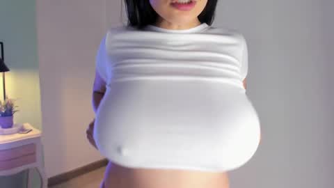 Snapshot of evaa_stevens chatting on 03-08-25, 05:43 julieth online show from 03-08-25, 05:43