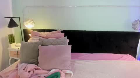 Snapshot of evaa_stevens chatting on 09-12-25, 12:16 julieth online show from 09-12-25, 12:16