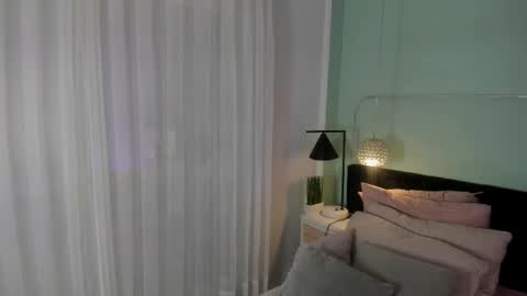 Snapshot of evaa_stevens chatting on 09-13-25, 11:43 julieth online show from 09-13-25, 11:43