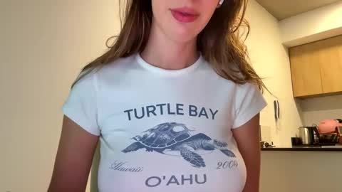 Snapshot of evaangelina_ chatting on 02-19-26, 09:00 Eva online show from 02-19-26, 09:00