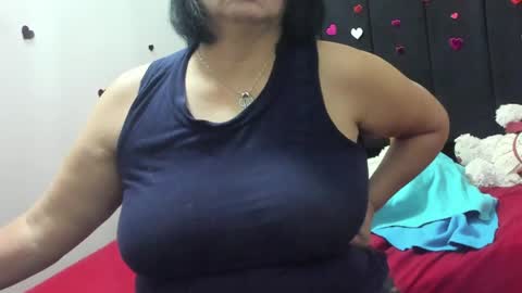 Snapshot of evaaross chatting on 05-17-26, 09:44 Eva online show from 05-17-26, 09:44