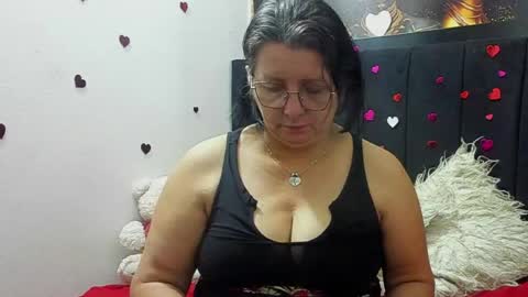 Snapshot of evaaross chatting on 05-28-26, 01:52 Eva online show from 05-28-26, 01:52