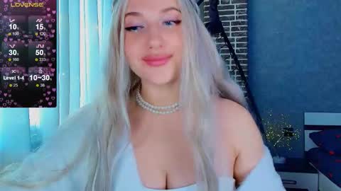 Eva  online show from 11-01-25, 07:43