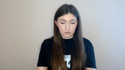 Snapshot of evachaturbatte chatting on 06-17-26, 10:28 Evachaturbatte online show from 06-17-26, 10:28