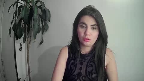 Snapshot of evacollins12 chatting on 12-15-24, 01:46 evacollins12 online show from 12-15-24, 01:46