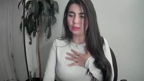 Snapshot of evacollins12 chatting on 12-18-24, 01:15 evacollins12 online show from 12-18-24, 01:15