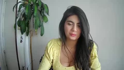 Snapshot of evacollins12 chatting on 01-07-25, 04:05 evacollins12 online show from 01-07-25, 04:05