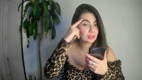 Snapshot of evacollins12 chatting on 01-09-25, 12:03 evacollins12 online show from 01-09-25, 12:03