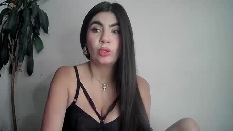 Snapshot of evacollins12 chatting on 01-31-25, 11:24 evacollins12 online show from 01-31-25, 11:24