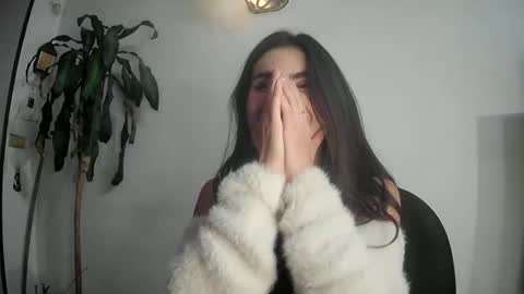 Snapshot of evacollins12 chatting on 03-08-25, 01:39 evacollins12 online show from 03-08-25, 01:39