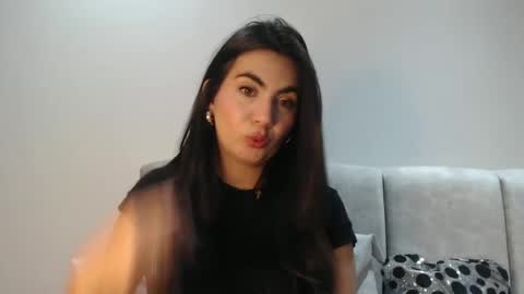 Snapshot of evacollins12 chatting on 09-11-25, 01:17 evacollins12 online show from 09-11-25, 01:17