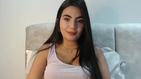 Snapshot of evacollins12 chatting on 09-21-25, 10:44 evacollins12 online show from 09-21-25, 10:44