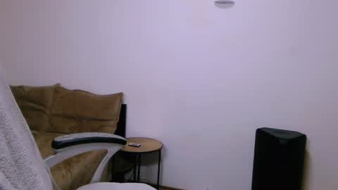 EvadesireONE online show from 06-22-26, 07:22
