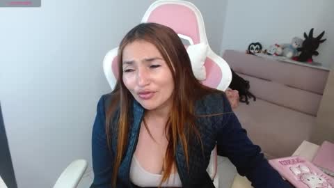 Snapshot of evagrays chatting on 02-18-26, 01:23 Eva online show from 02-18-26, 01:23