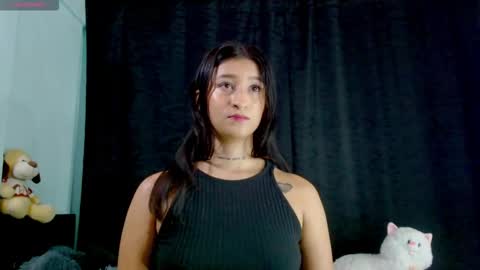 Snapshot of evah_lee chatting on 09-25-25, 02:04 Evah Lee online show from 09-25-25, 02:04