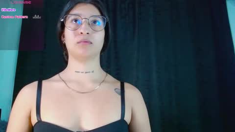 Snapshot of evah_lee chatting on 10-20-25, 04:35 Evah Lee online show from 10-20-25, 04:35