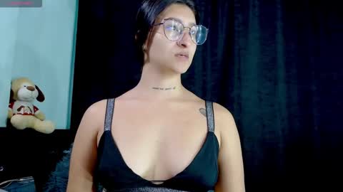 Snapshot of evah_lee chatting on 10-26-25, 03:56 Evah Lee online show from 10-26-25, 03:56