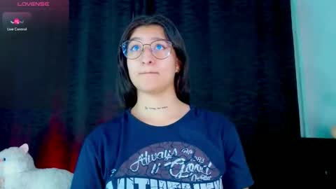 Snapshot of evah_lee chatting on 12-23-25, 03:48 Evah Lee online show from 12-23-25, 03:48