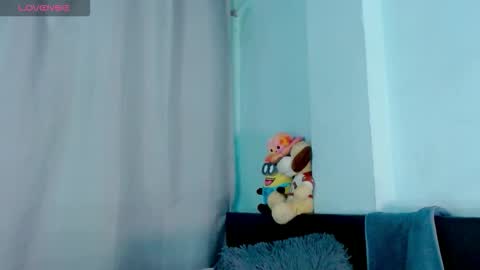 Snapshot of evah_lee chatting on 03-08-26, 01:03 Evah Lee online show from 03-08-26, 01:03