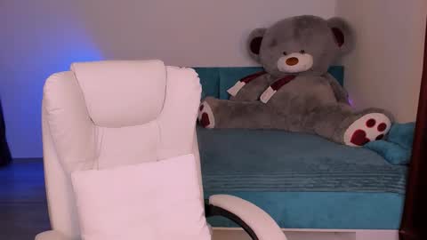 Snapshot of evaharve chatting on 12-13-24, 01:37 Eva online show from 12-13-24, 01:37