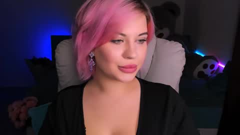 Snapshot of evaharve chatting on 12-18-24, 11:19 Eva online show from 12-18-24, 11:19